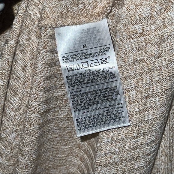 Fit and flare rib-knit long sleeved mini dress - Picture 3 of 3